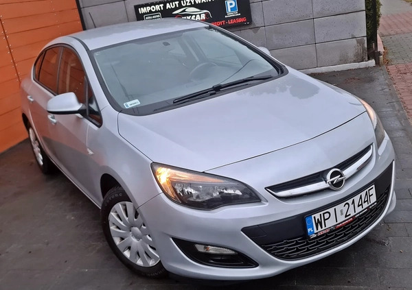 Opel Astra cena 27999 przebieg: 230000, rok produkcji 2016 z Ciechanów małe 191